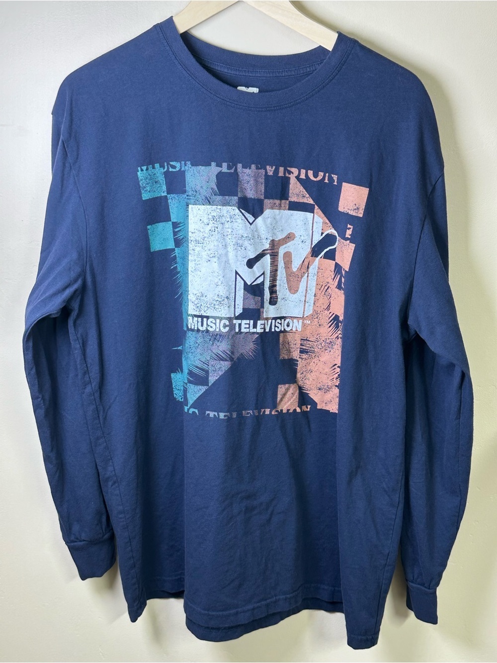 MTV Retro 80s XL Navy Long-Sleeve Streetwear Graphic Music Tee | P2P 24”